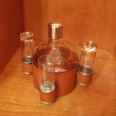 Elegant Historic Large House On Apartment *