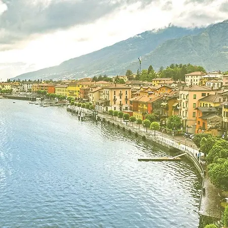 Elegant Historic Large House On Apartment Gravedona