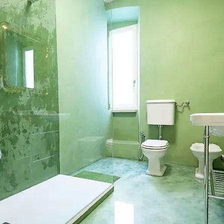 Elegant Historic Large House On Apartment