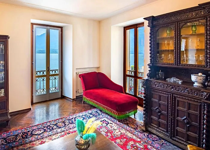 Διαμέρισμα Elegant Historic Large House On *