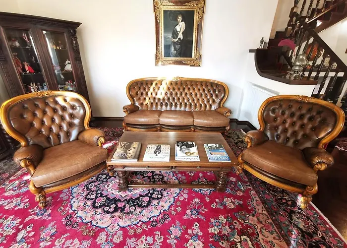 Elegant Historic Large House On Gravedona