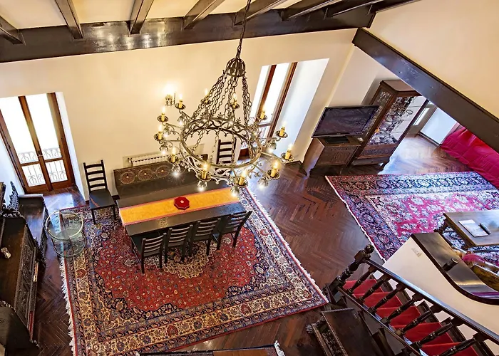 Elegant Historic Large House On Gravedona