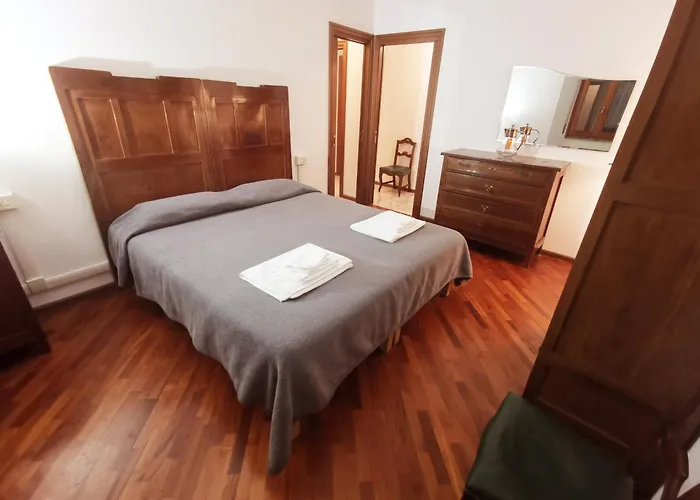 Elegant Historic Large House On * Gravedona