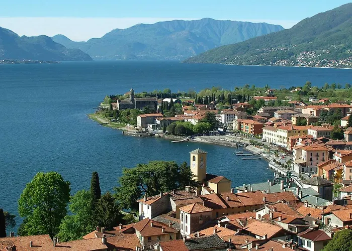 Elegant Historic Large House On