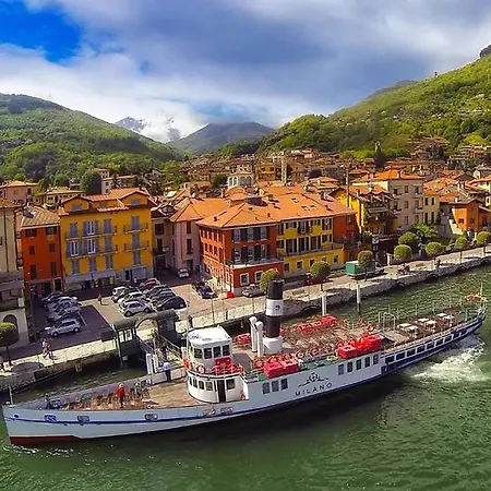 Elegant Historic Large House On Lake Como דירה *