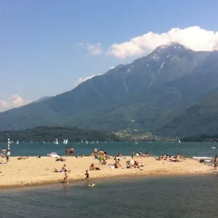 Elegant Historic Large House On Lake Como גראבדונה