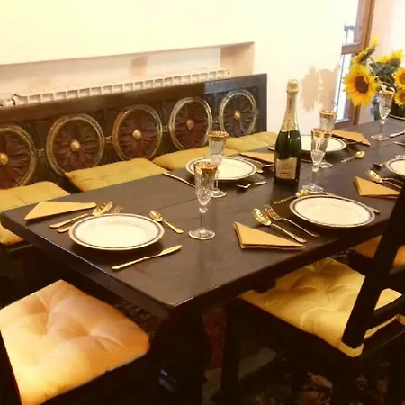 アパート Elegant Historic Large House On グラヴェドーナ