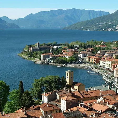 Elegant Historic Large House On Lake Como