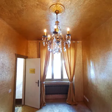 Elegant Historic Large House On Apartment *
