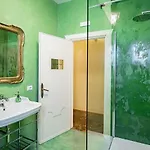 Elegant Historic Large House On Διαμέρισμα Gravedona