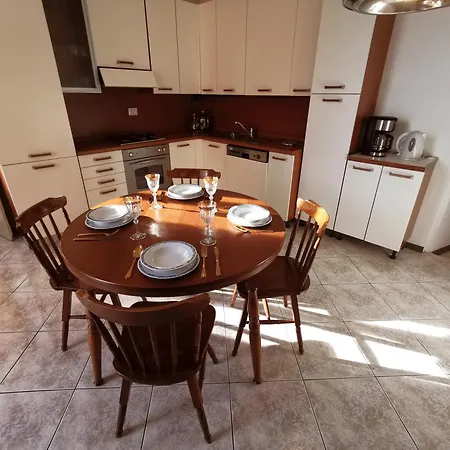 Elegant Historic Large House On Apartament *
