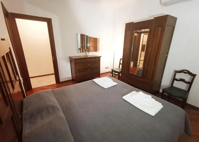 Elegant Historic Large House On Apartament Gravedona
