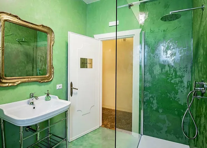 Elegant Historic Large House On Apartament Gravedona
